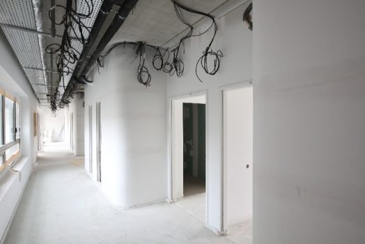 Installation de Cloisons Arrondies chez PÔLE Senior à Meyzieu