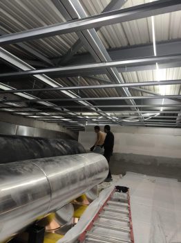 Reprise de plafonds au-dessus de groupes électrogènes après un sinistre à l'hôpital de Montélimar